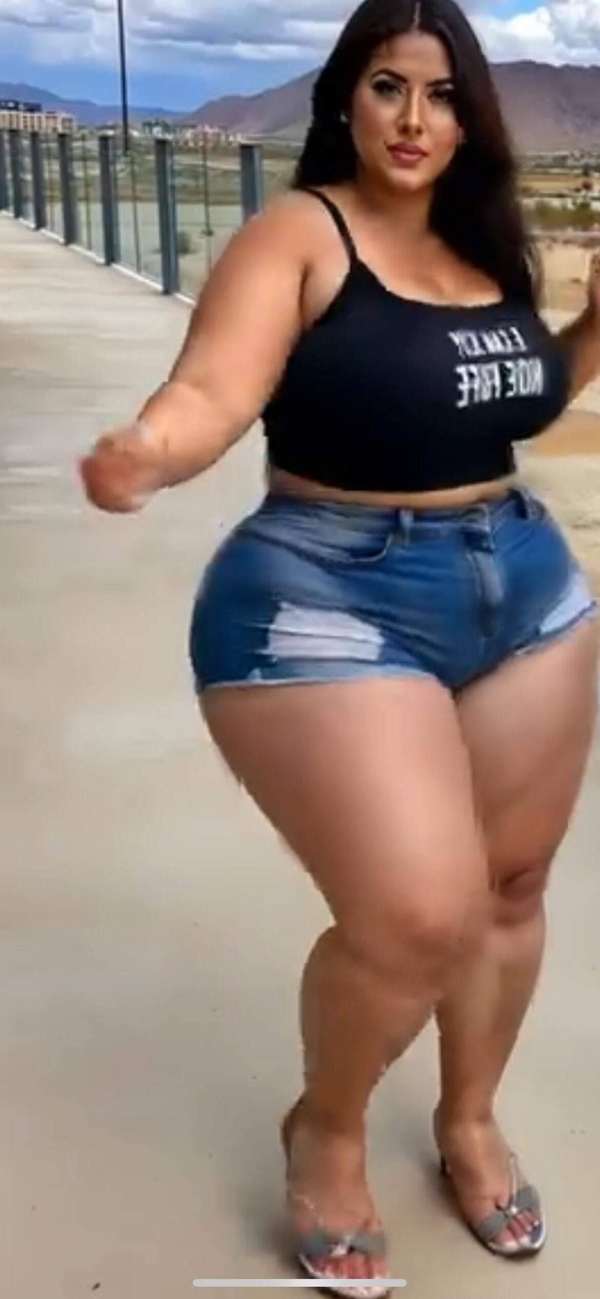 Hermosa SSBBW Morena regordeta hermosa