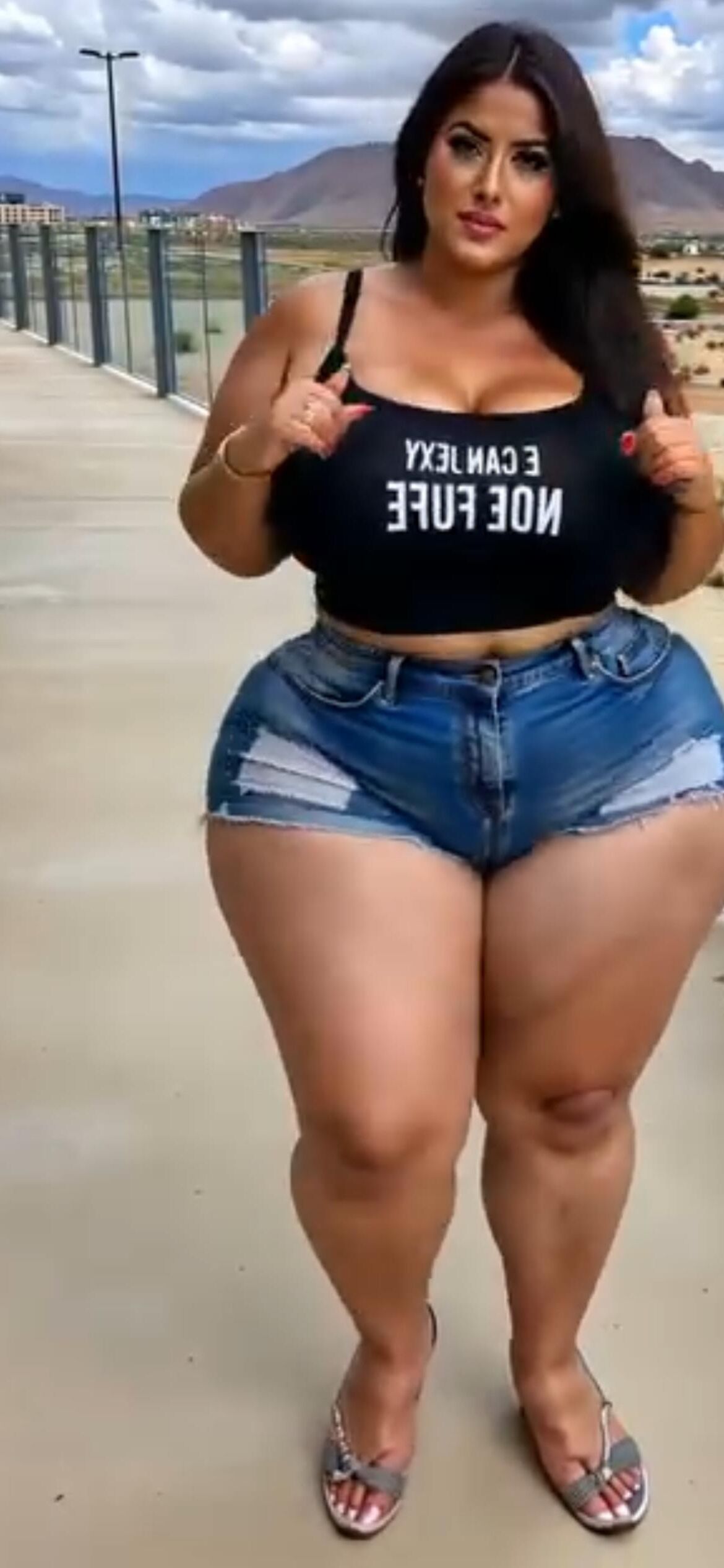 Hermosa SSBBW Morena regordeta hermosa