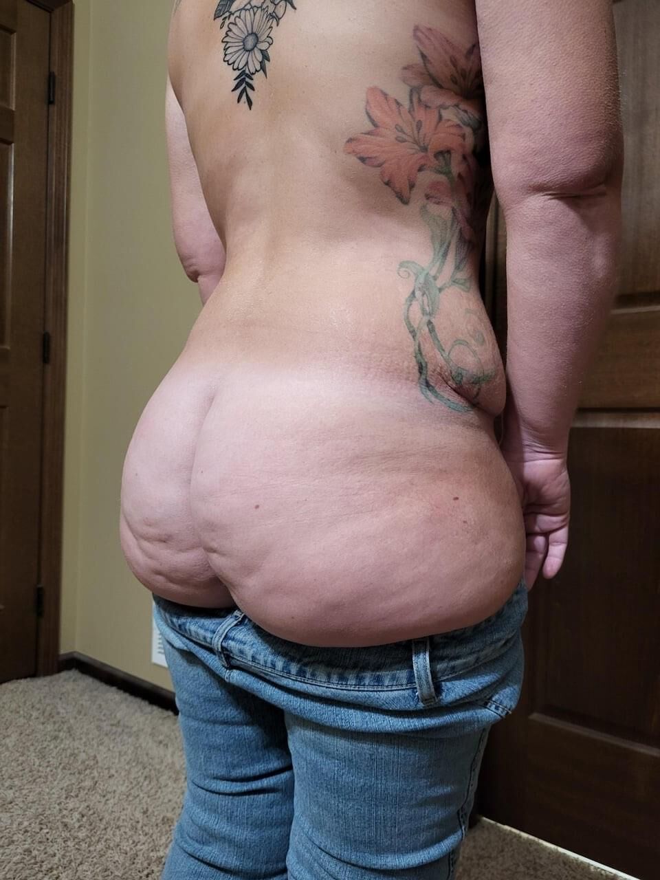 Big Cellulite Butts Are Good Cum Targets 