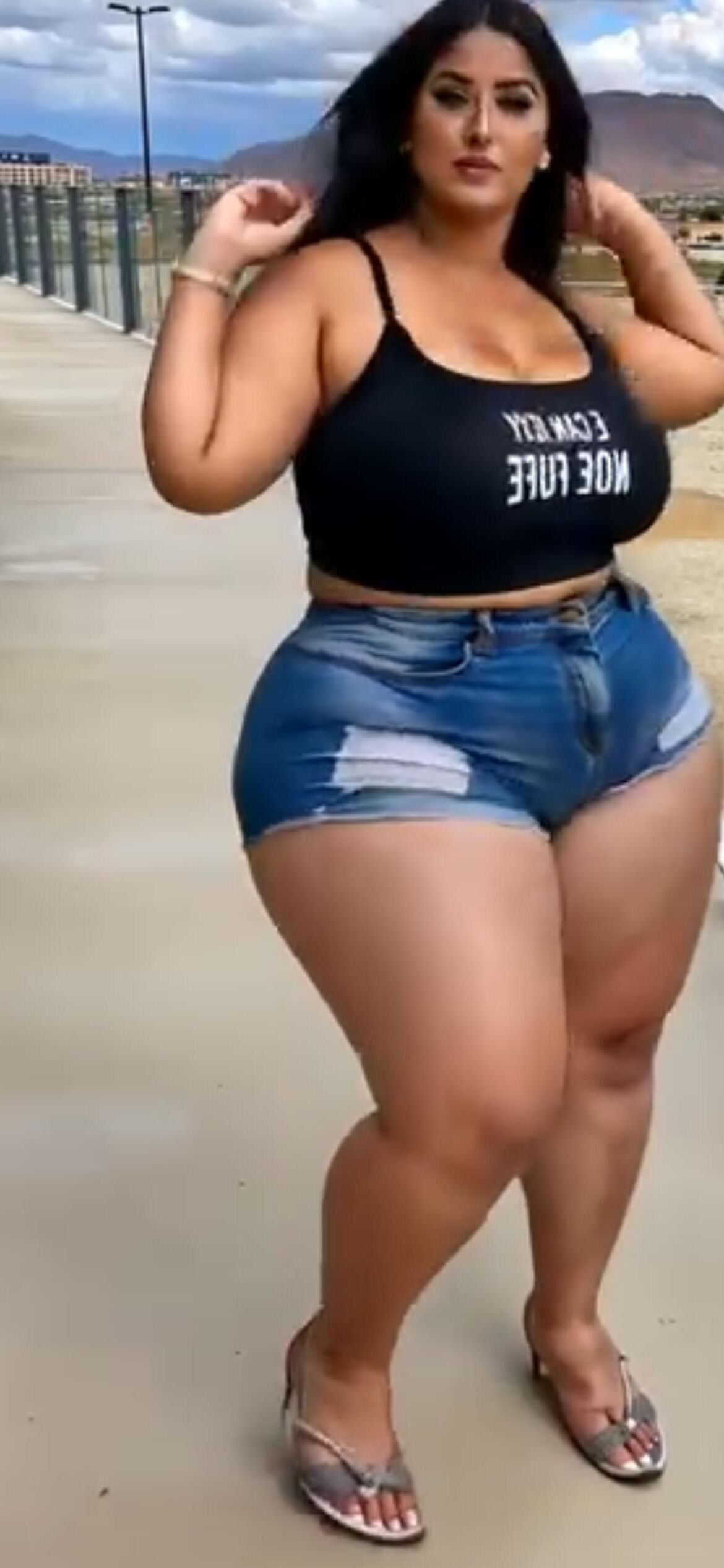 Hermosa SSBBW Morena regordeta hermosa