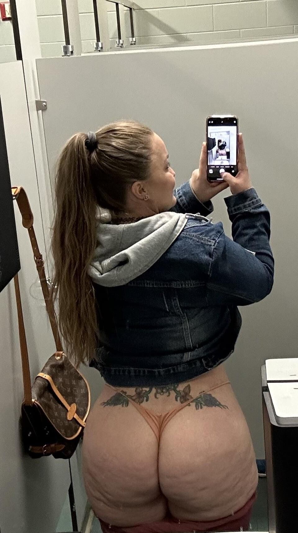 Big Cellulite Butts Are Good Cum Targets 