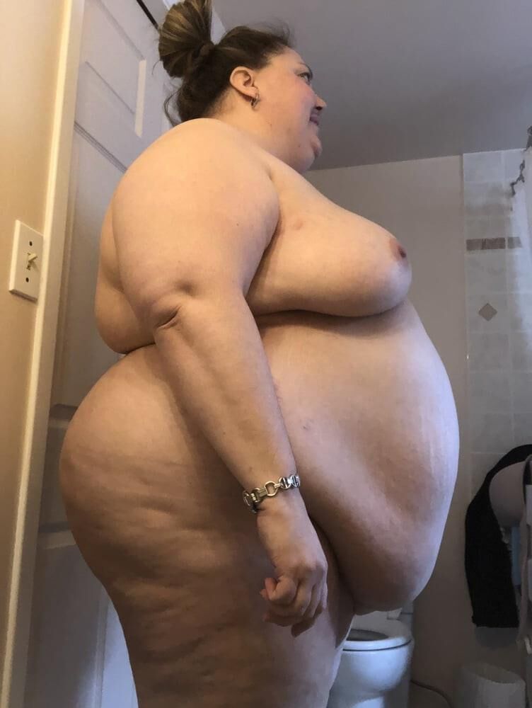 BBW AMANDA such a hot gut in love with this one