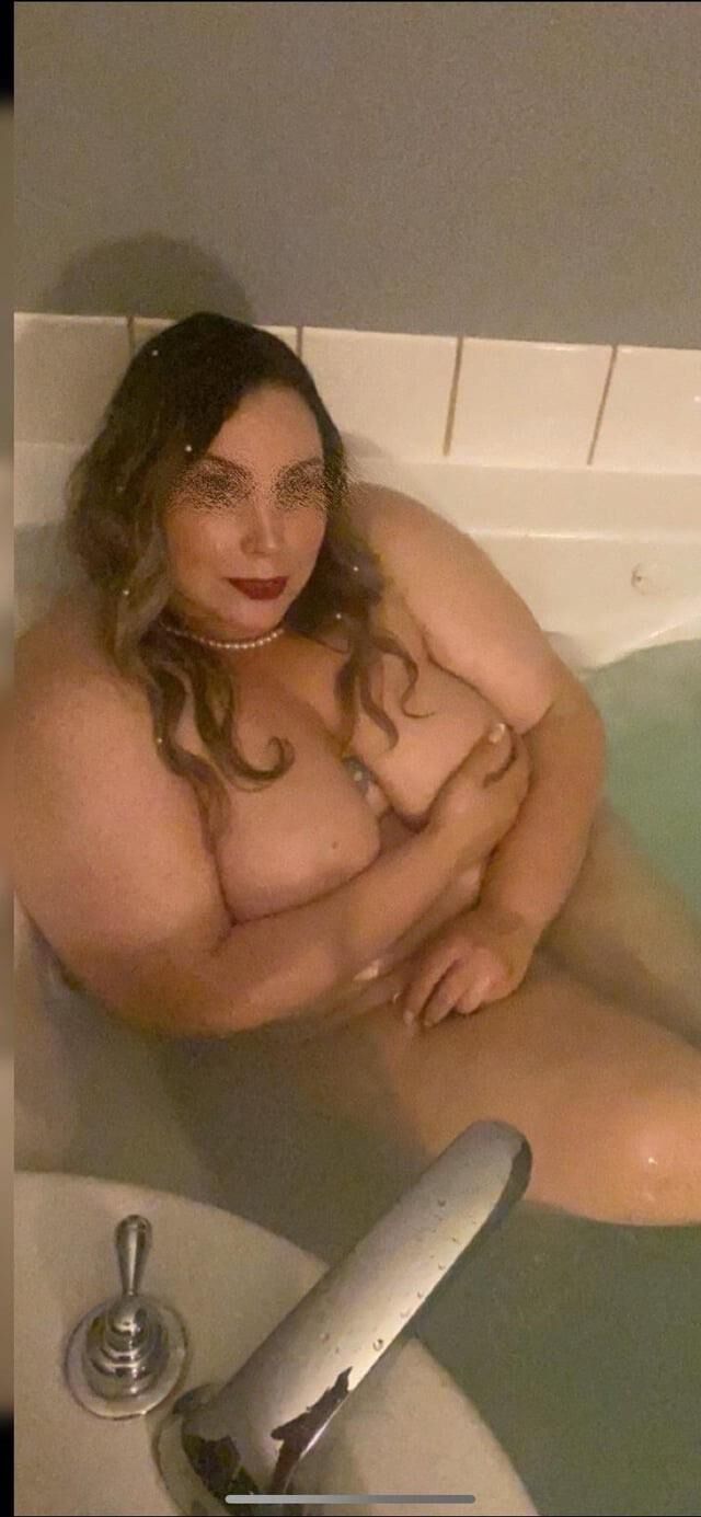 Chunky Latina MILF