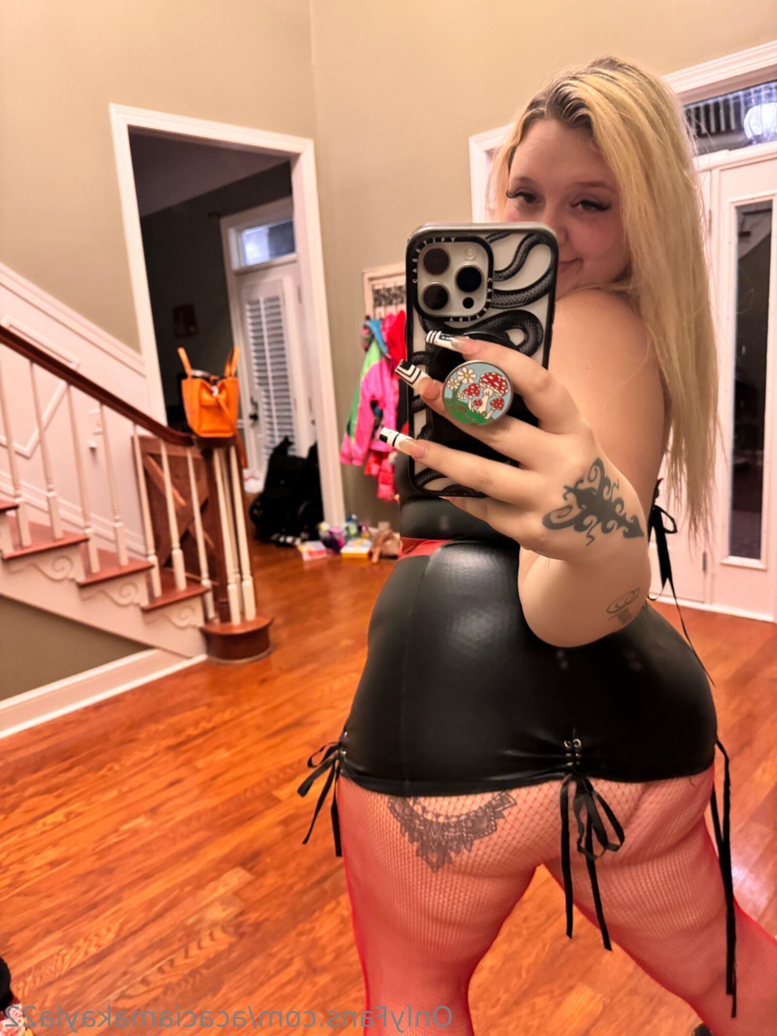 Kayla Huge Ass Big Boobs Blonde BBW Tattooed Girl Mixed Hot Shot