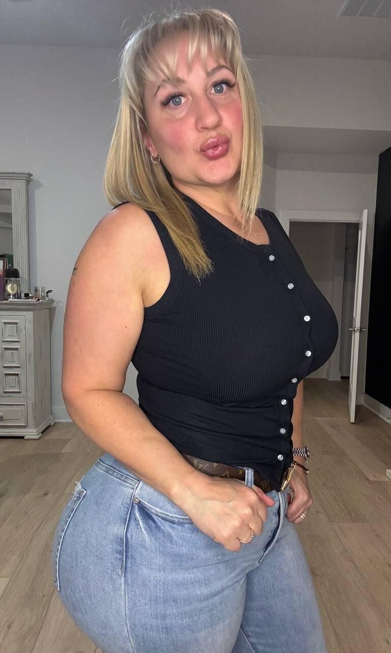 Hollie Huge Ass Big Boobs Blonde Milf Mixed Hot Photos