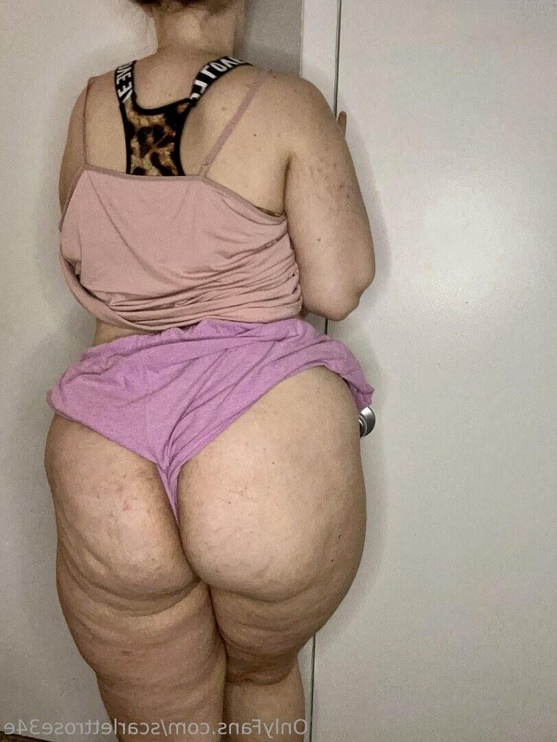 Scarlette énormes seins BEAUTÉ CURVY BBW GIRL METT MIELD HOT