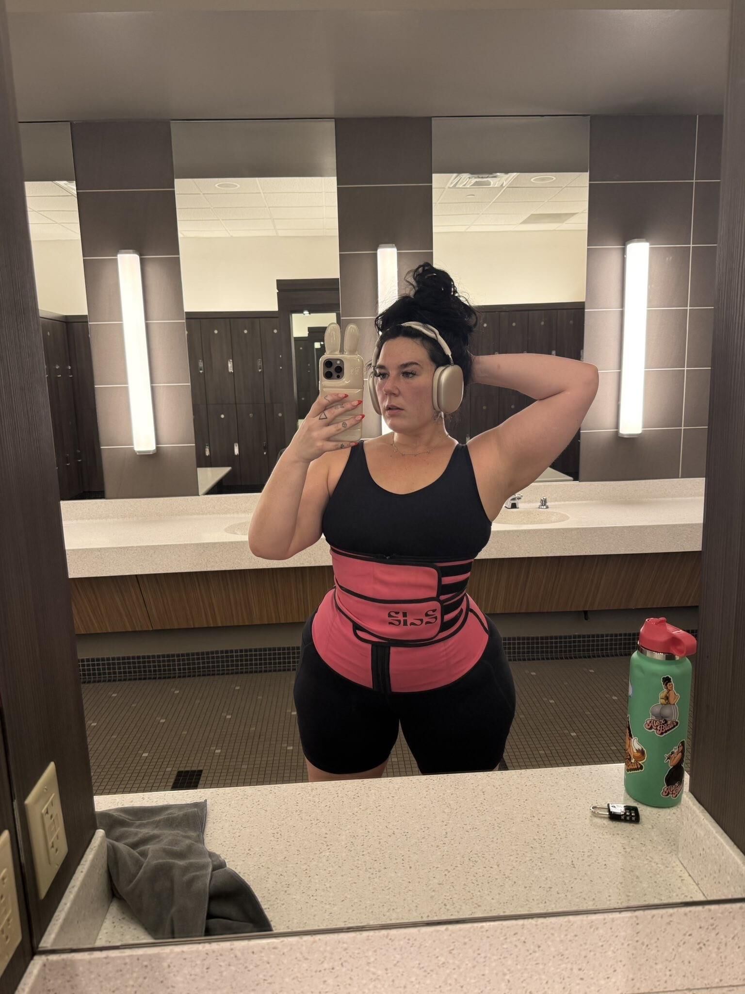 ALX Huge Ass Gorgeous Singer BBW Anal Girl Mixed Hot Photos