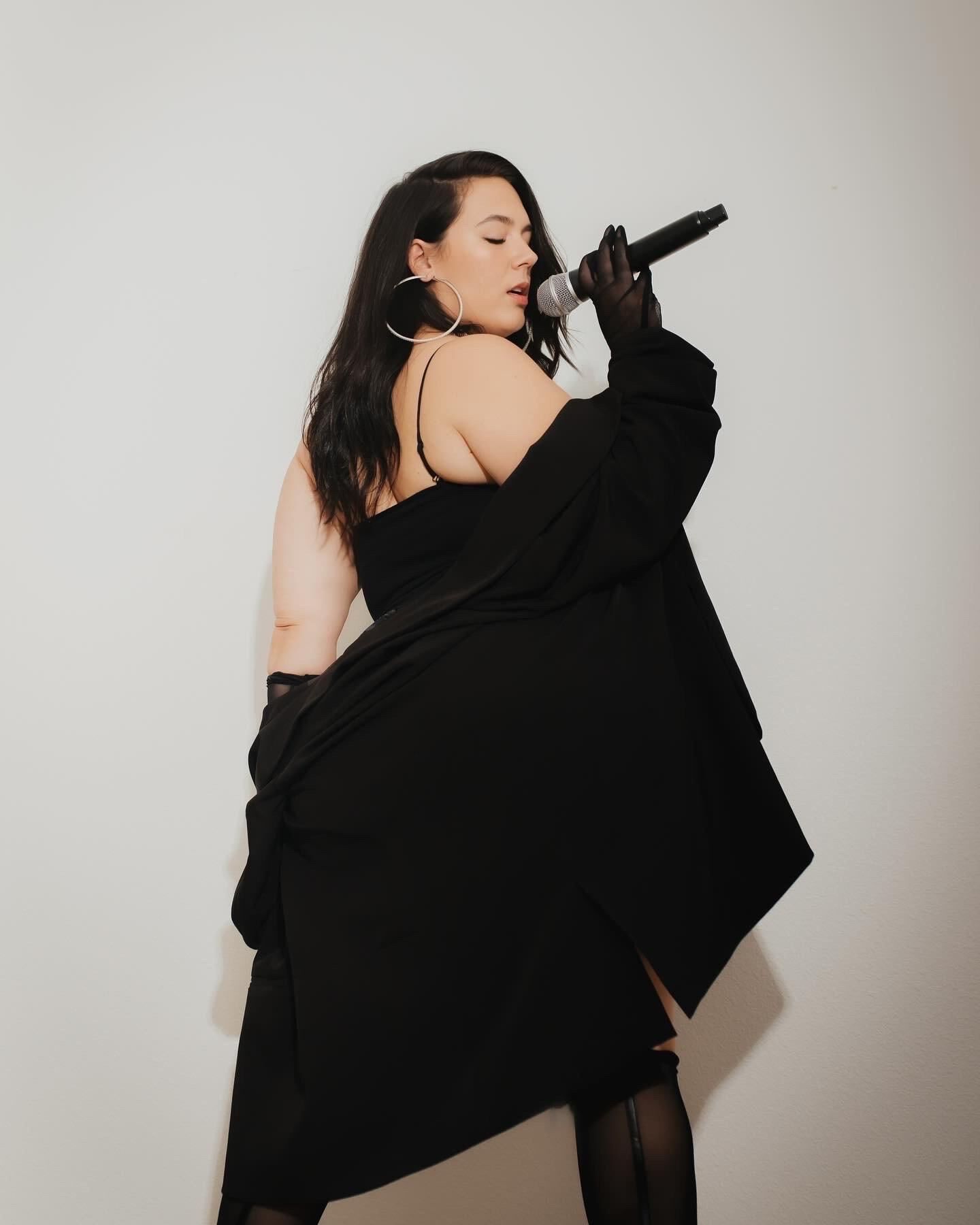 ALX Huge Ass Gorgeous Singer BBW Anal Girl Mixed Hot Photos