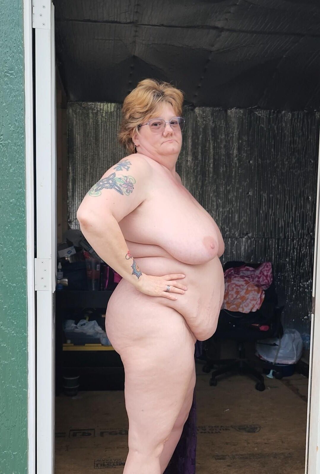 Sexy GILF Tricity Lewis Random pics 