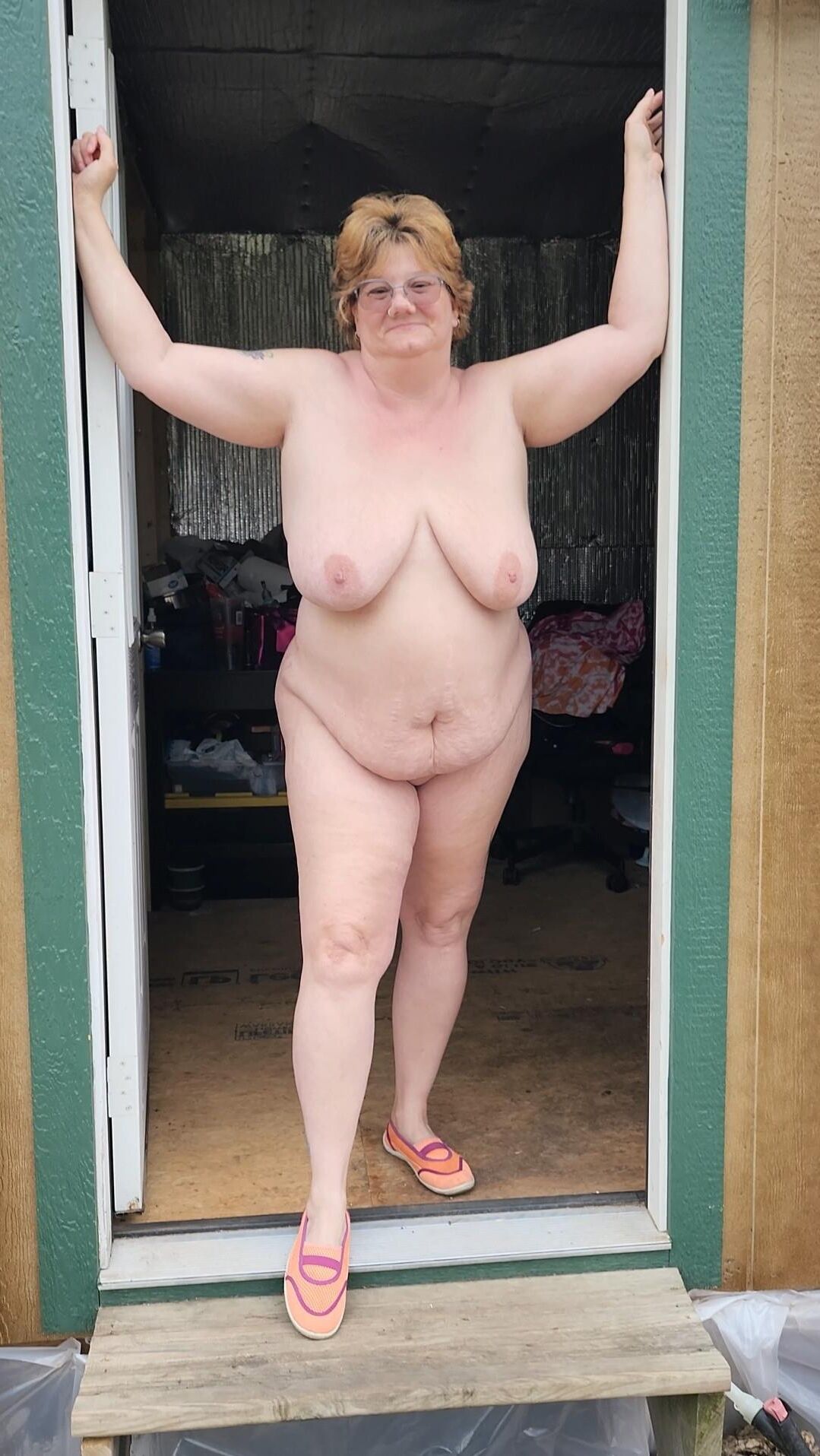 Sexy GILF Tricity Lewis Random pics 