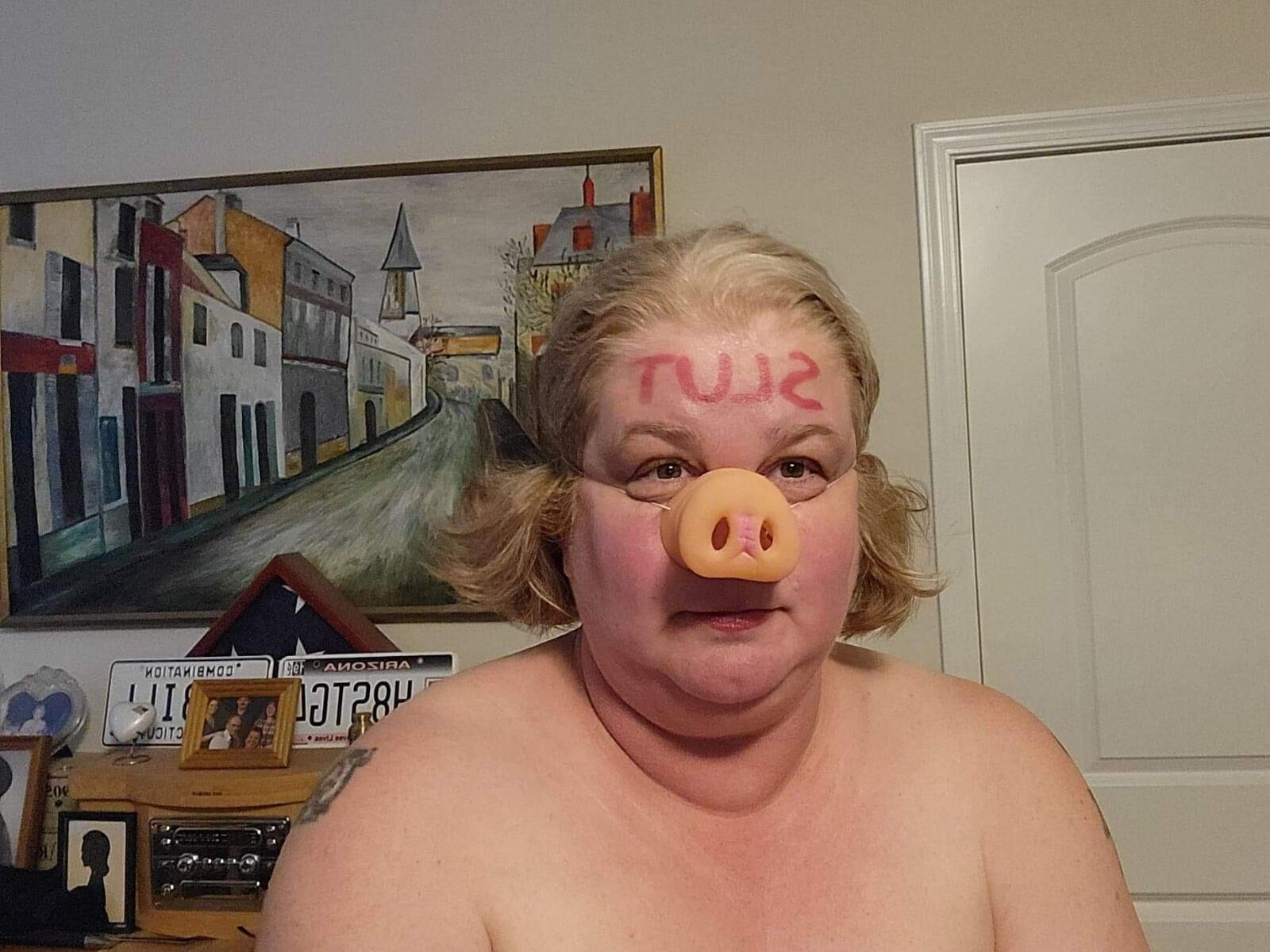 Sexy Exposed Pig Jody LG from the USA