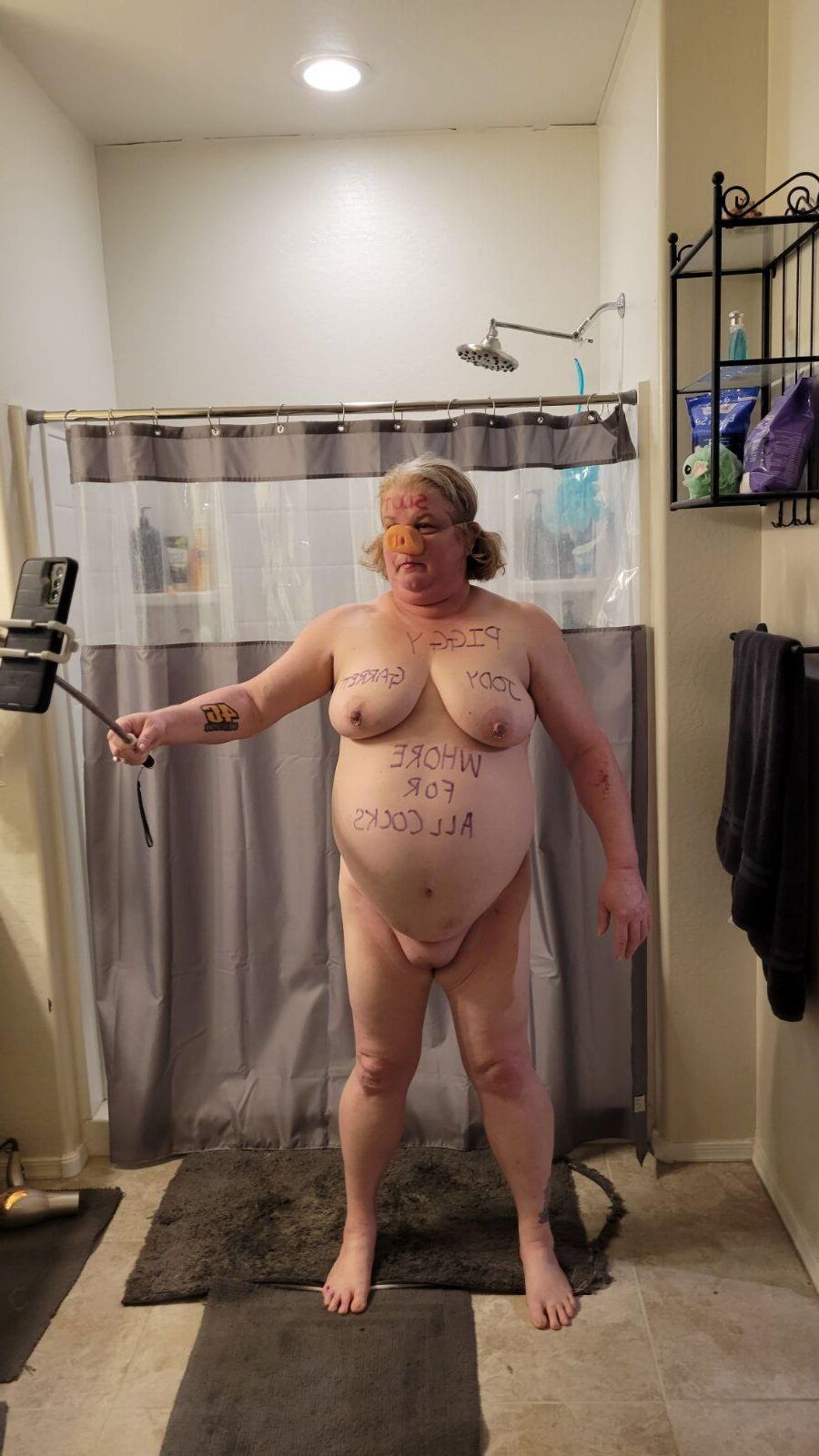 Sexy Exposed Pig Jody LG from the USA