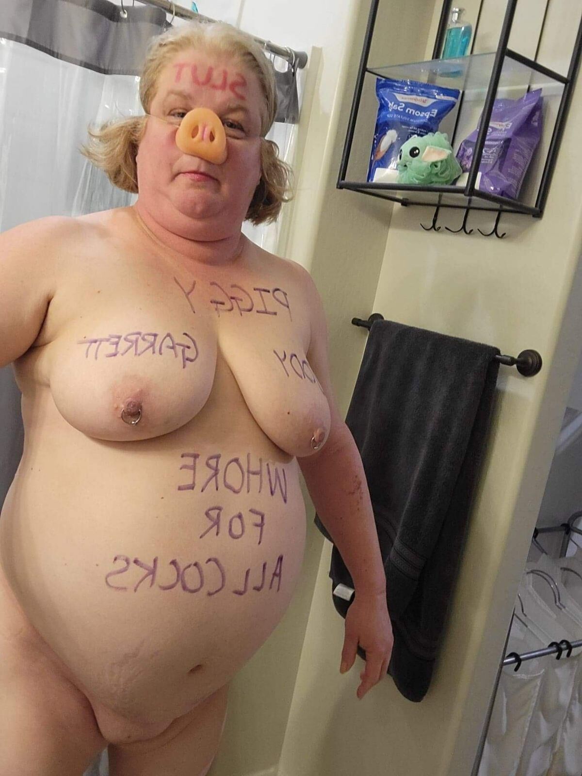 Sexy Exposed Pig Jody LG from the USA