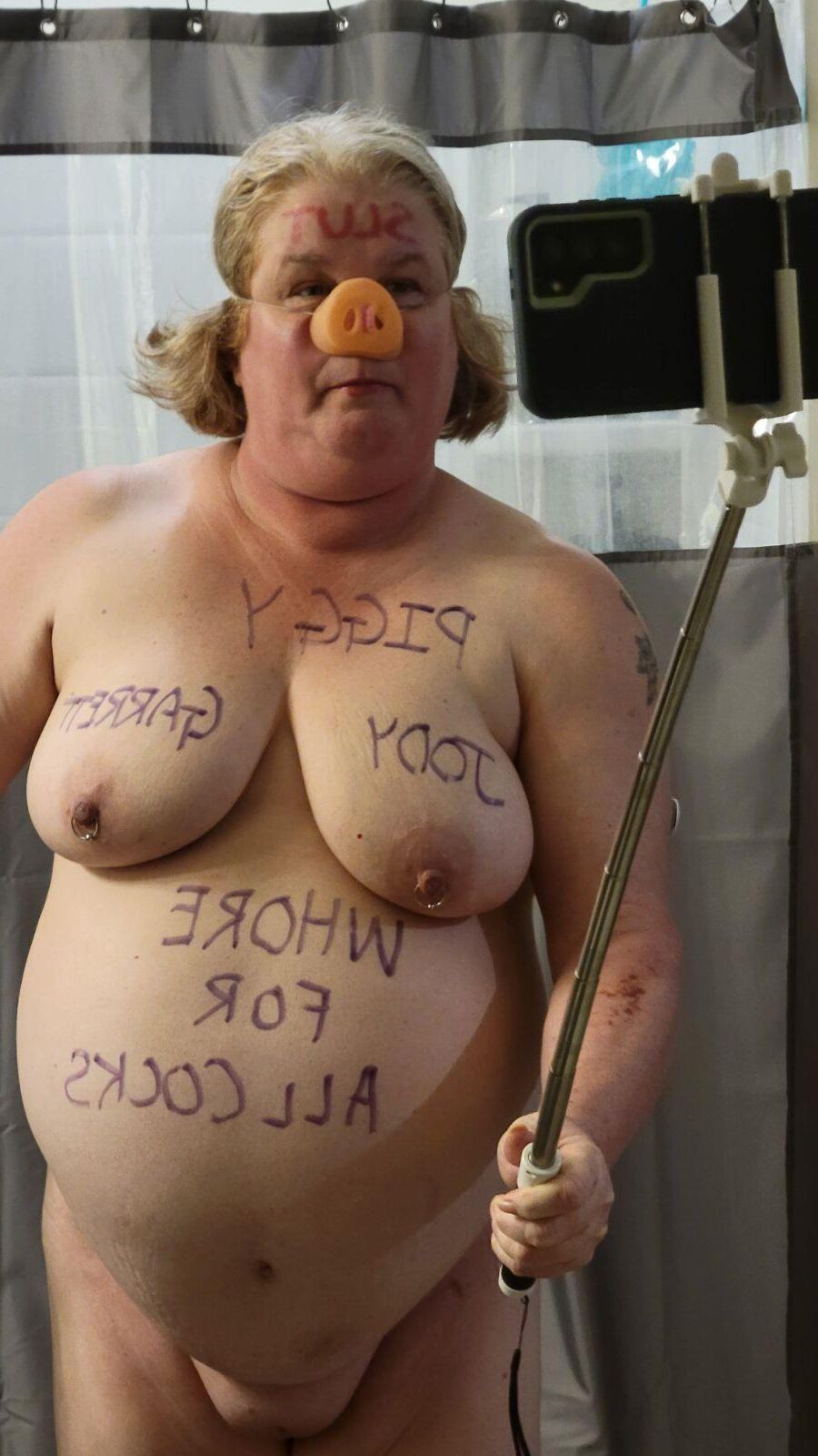 Sexy Exposed Pig Jody LG from the USA