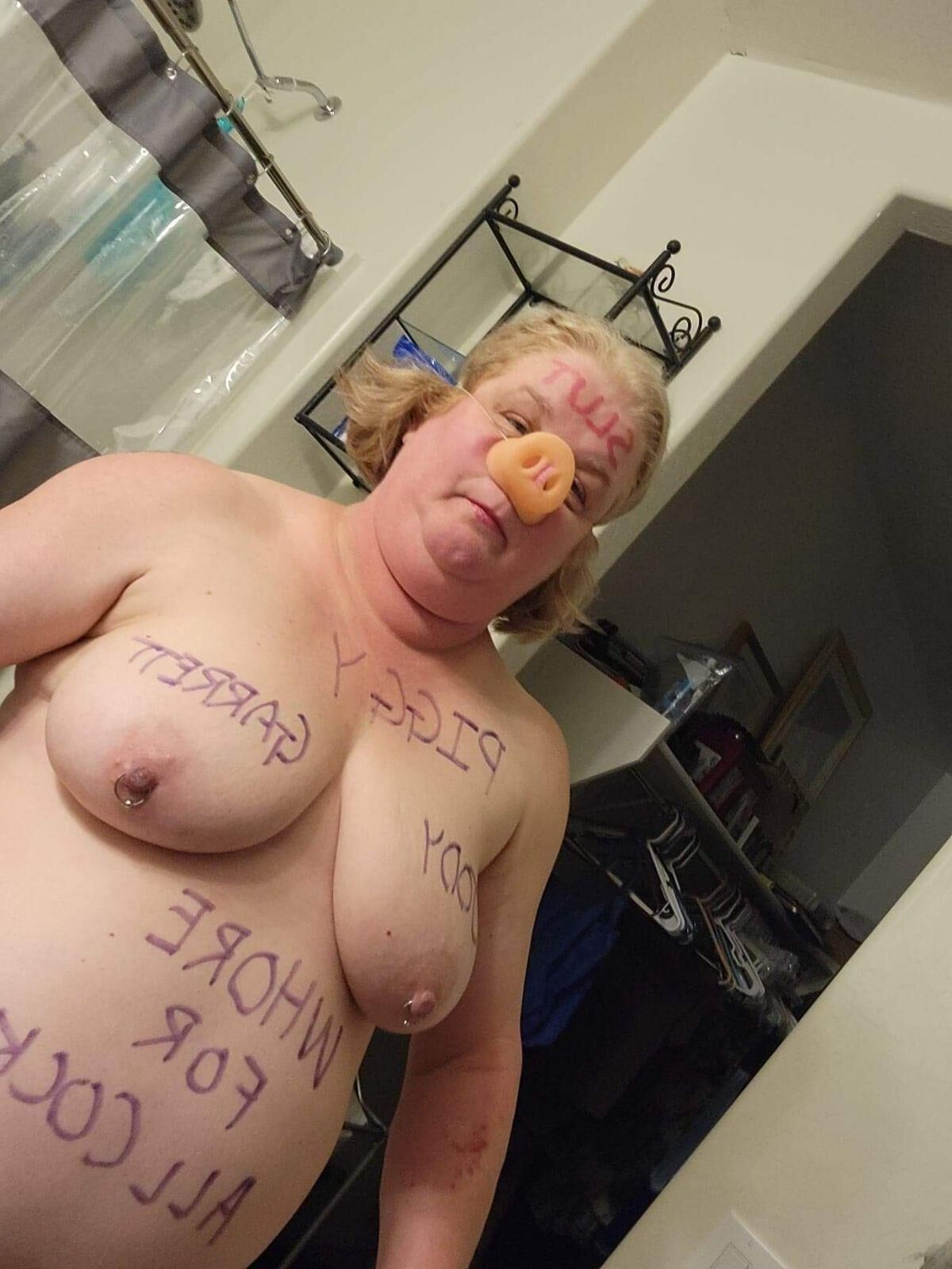Sexy Exposed Pig Jody LG from the USA