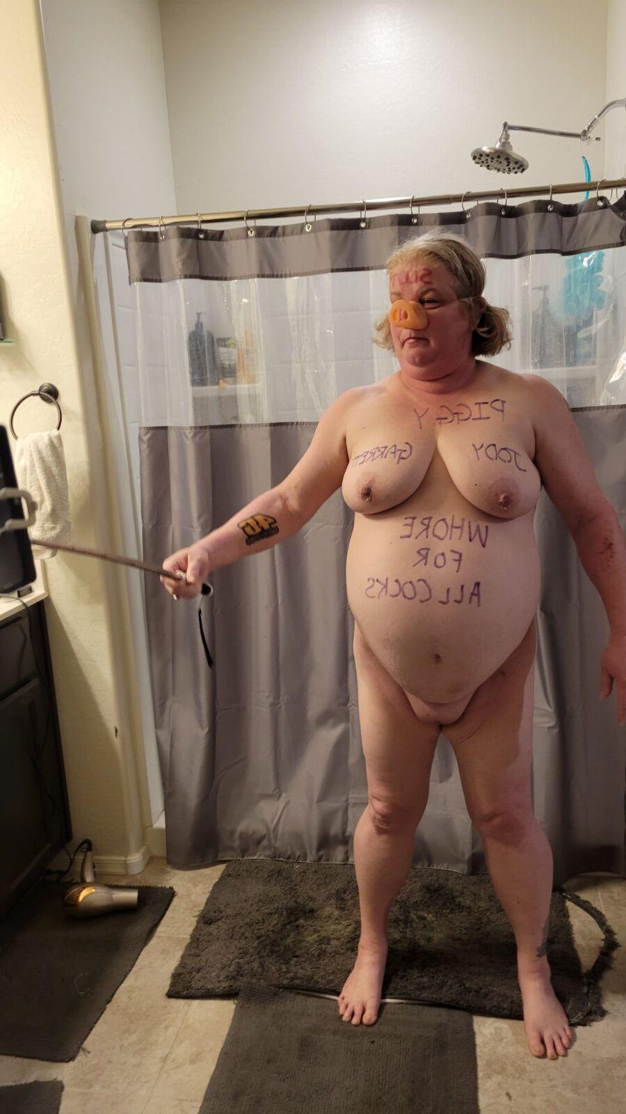 Sexy Exposed Pig Jody LG from the USA