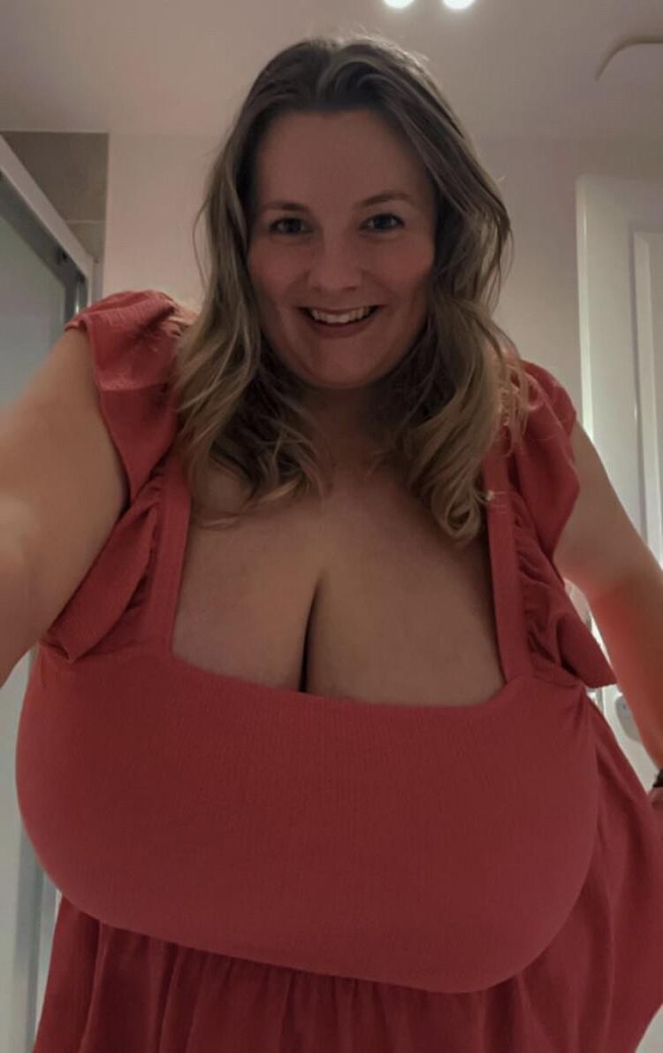 Dailymix巨大なおっぱいビッグニップルズBBWぽっちゃり女性