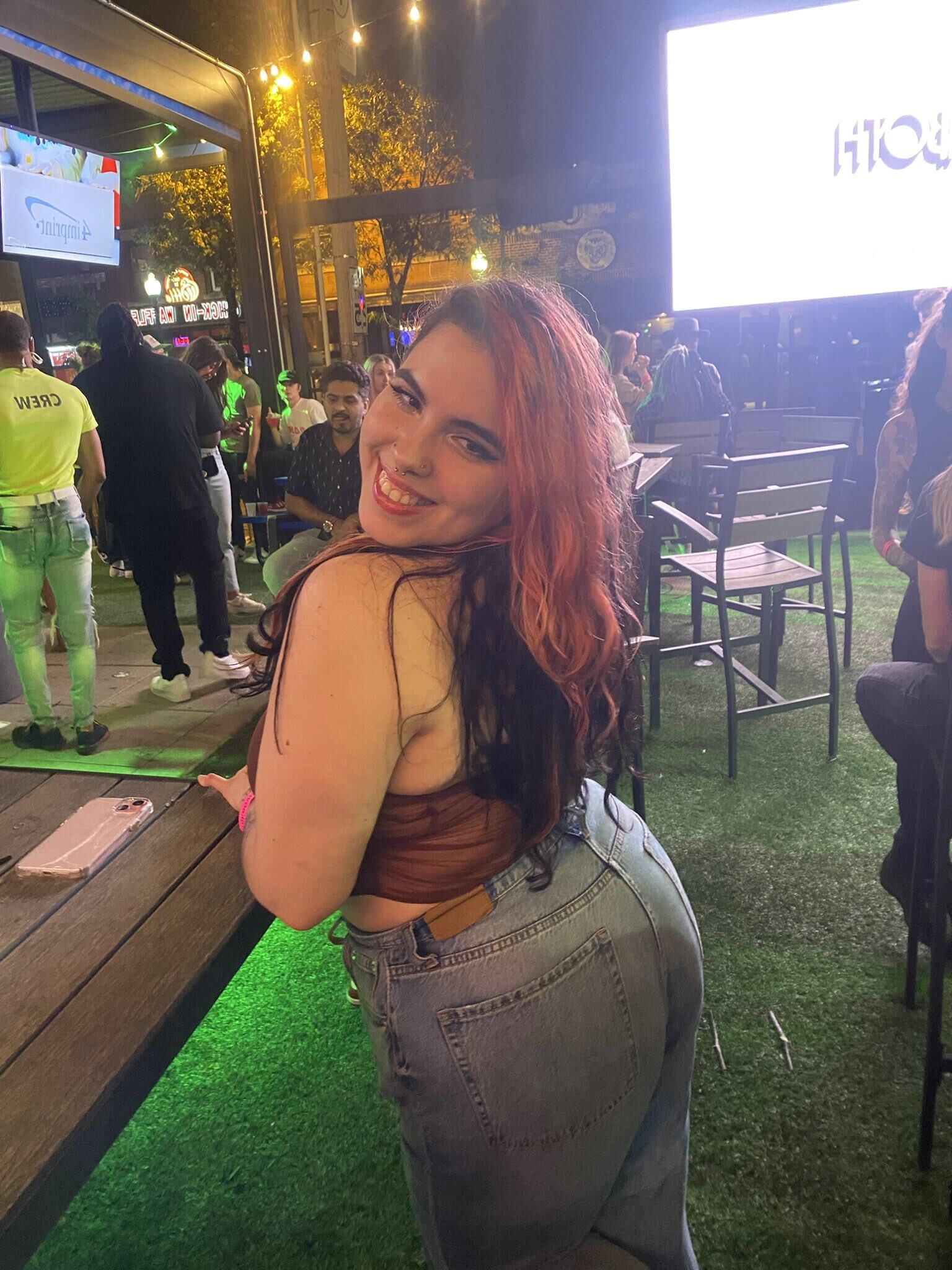ダニの巨大なおっぱい大きなお尻ビューティーbbwラテンガールミックスホットショット