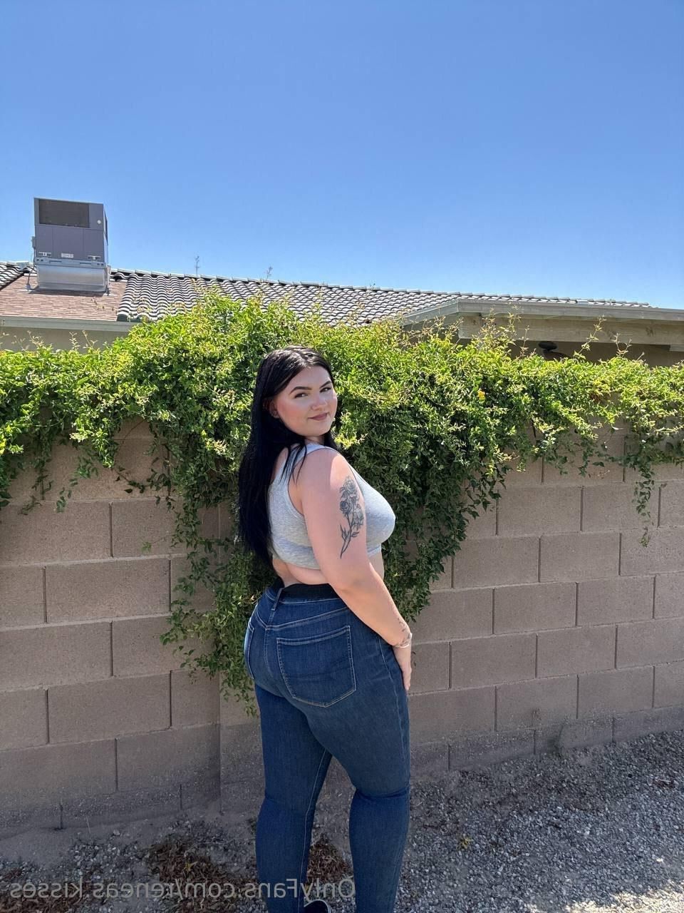 Renea Big Ass Big Boobs Brunette BBW Girl Mixed Hot Shots