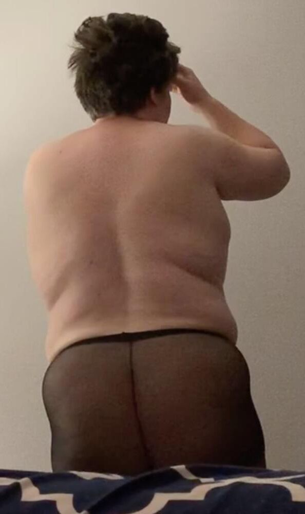 BBWの妻ジェニファーブラックパンティホース