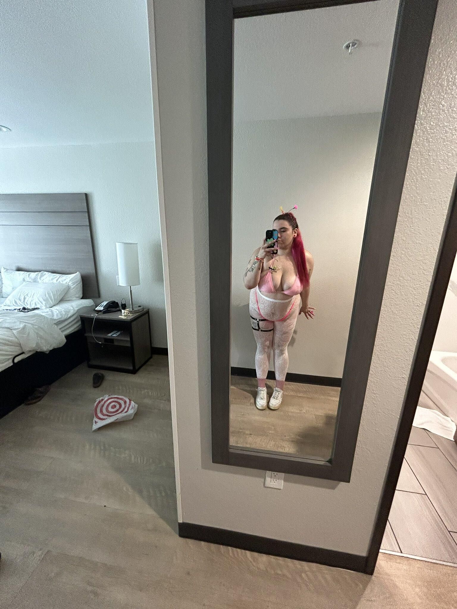 ダニの巨大なおっぱい大きなお尻ビューティーbbwラテンガールミックスホットショット
