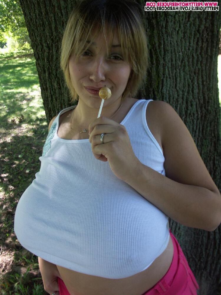 Kiki Kakuchi Pretty Mother Fucker or Aka Sucker 