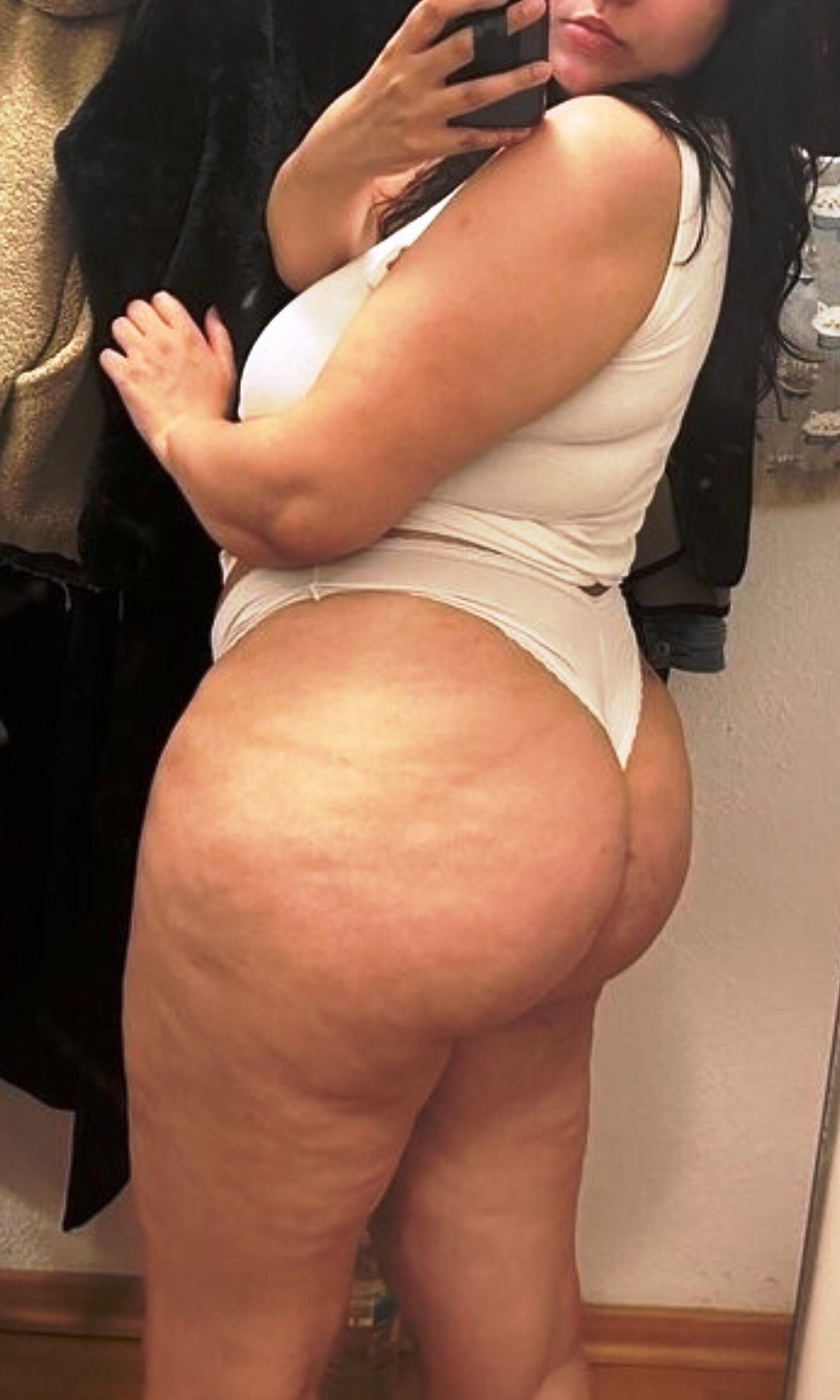 The chubby Greek Xenia wants affection
