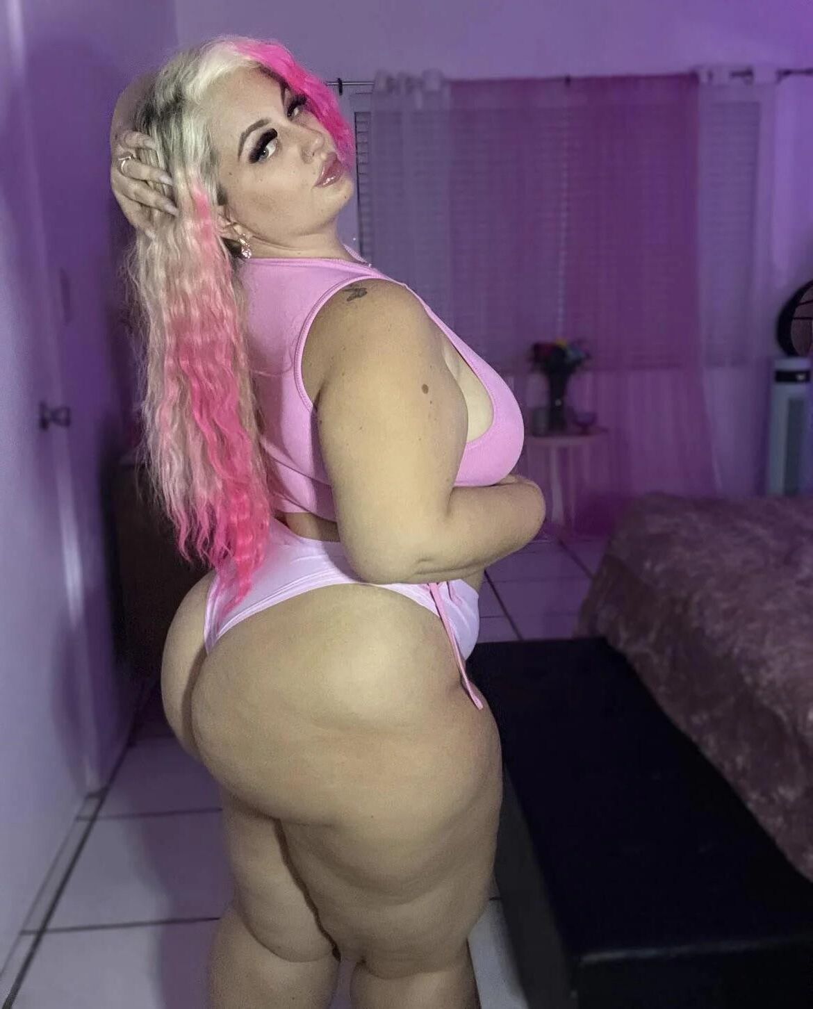 Haley Big Ass Большие сиськи великолепная блондинка BBW Girl смешанные горячие выстрелы