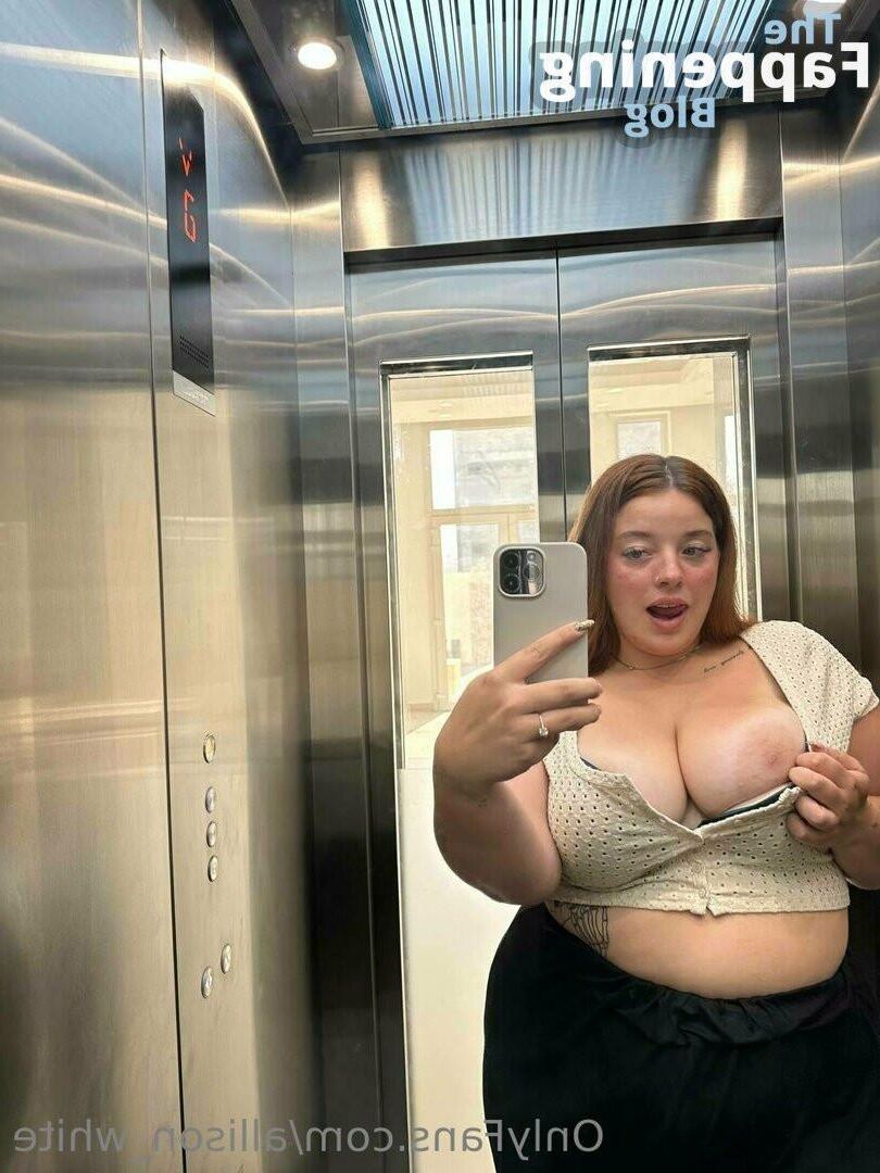 Mi Novia Rubia Chubby