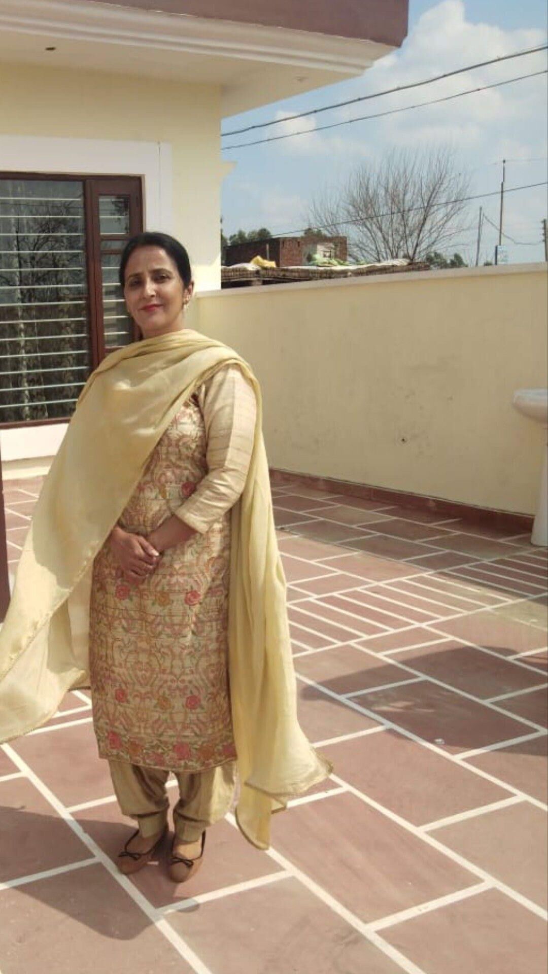 Desi milfs
