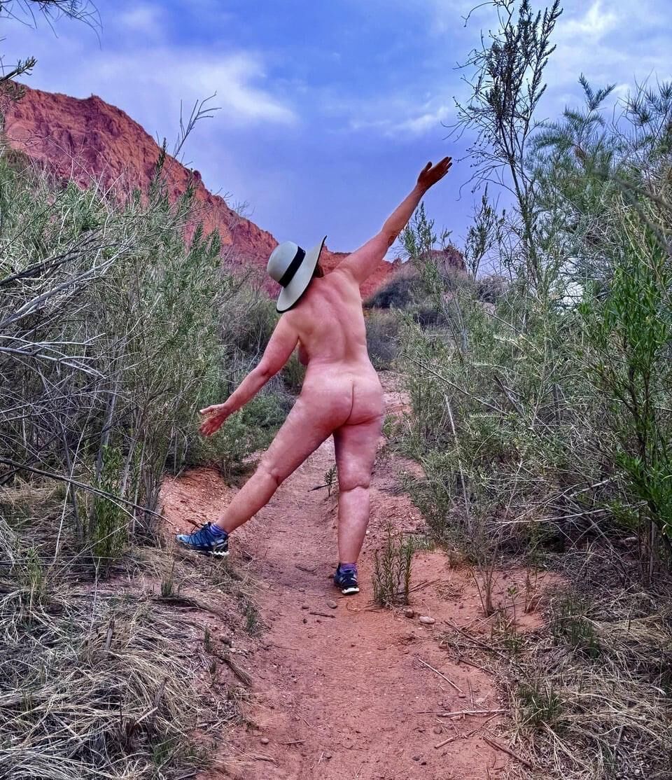 Chubby Milf Exposed Outdoors