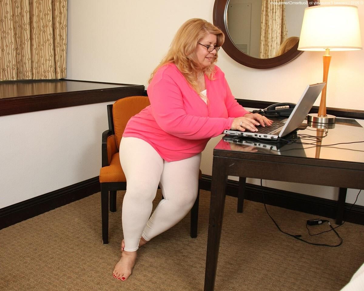 CurvySharon