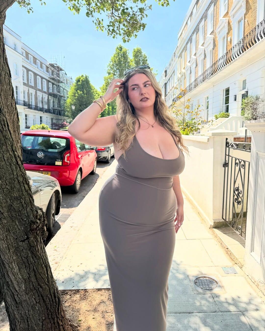 Big Big Beautiful Ellie