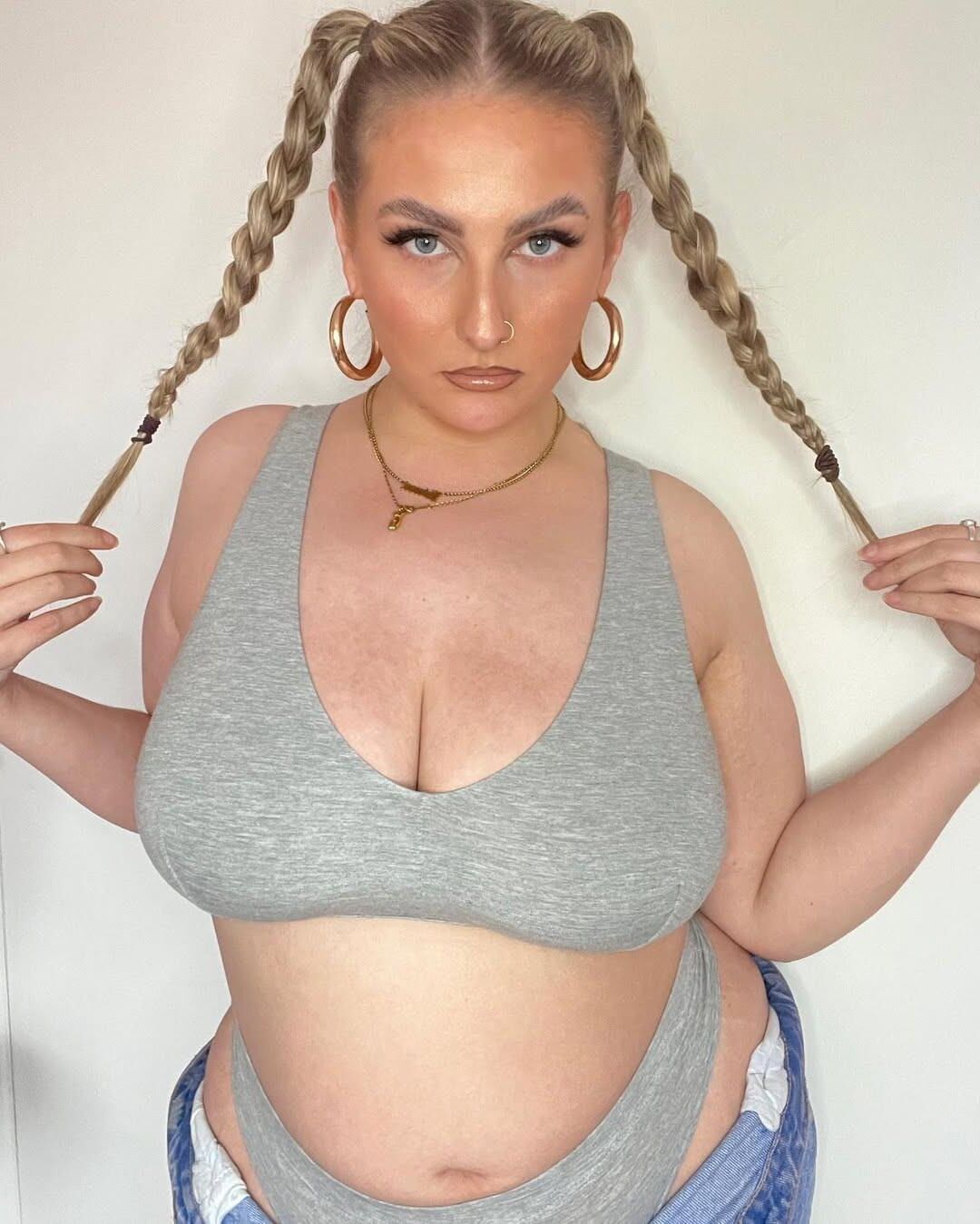 Big Big Beautiful Ellie