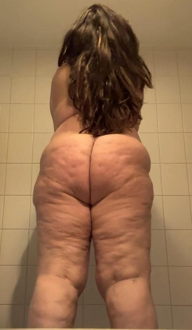 DailyMix heavy hangers big tits brunette bust bbw thick women