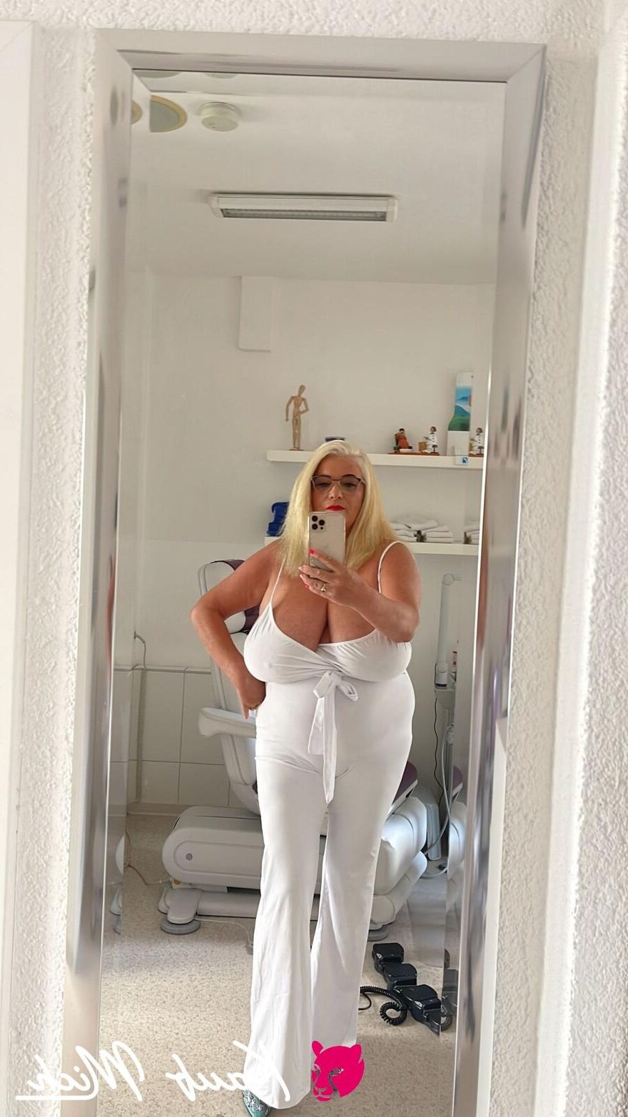 Busen Conny BBW Bety Escort