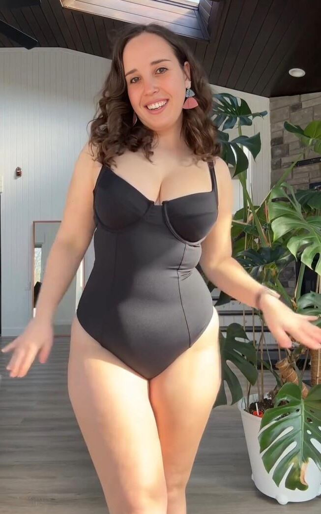 Belezas de tesão no maiô