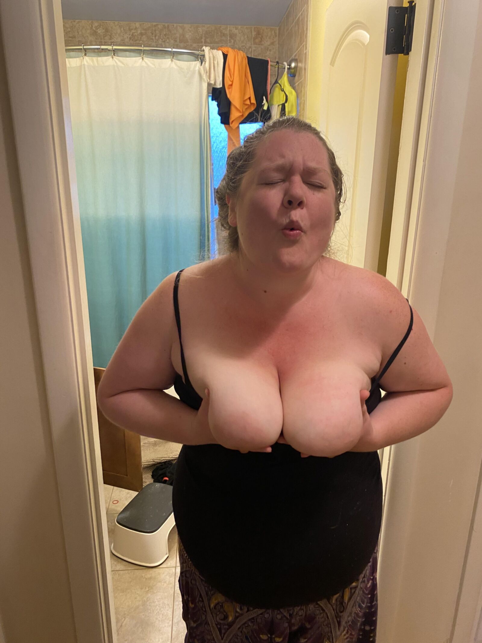 Peitos no corredor