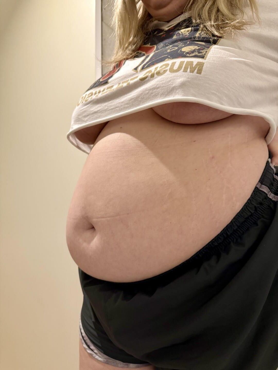 Just Some Nice Fat Belly Hang