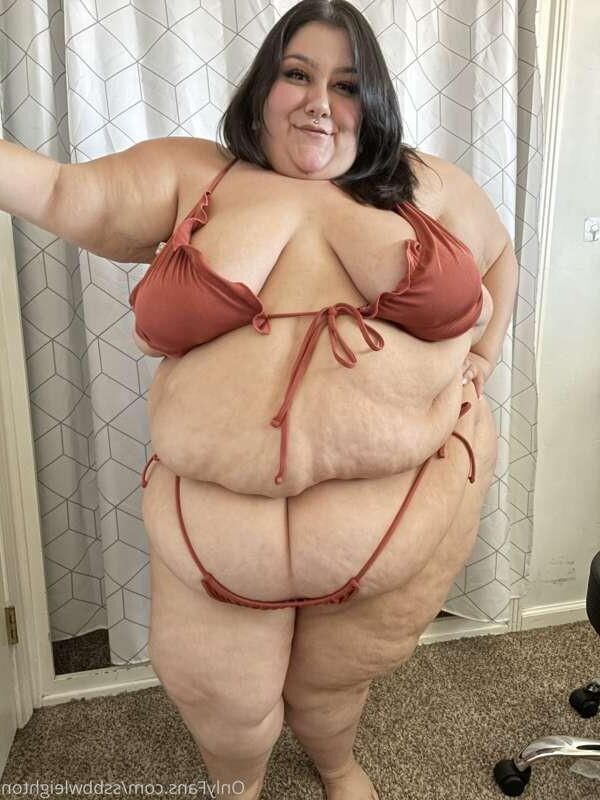 SSBBW Leighton
