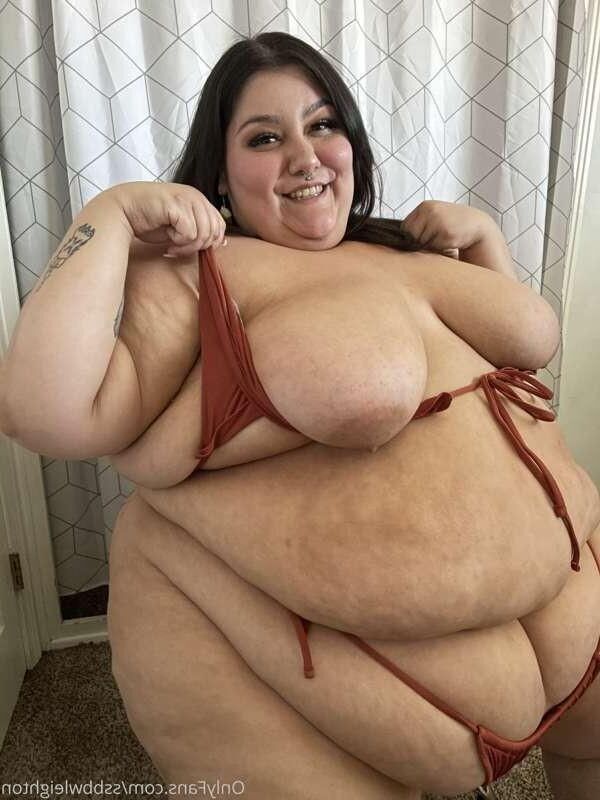 SSBBW Leighton