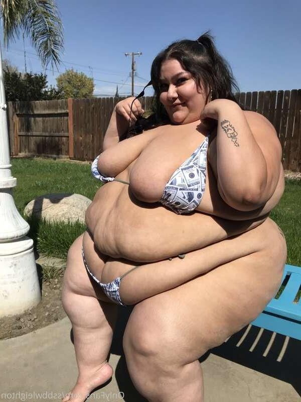 SSBBW Leighton