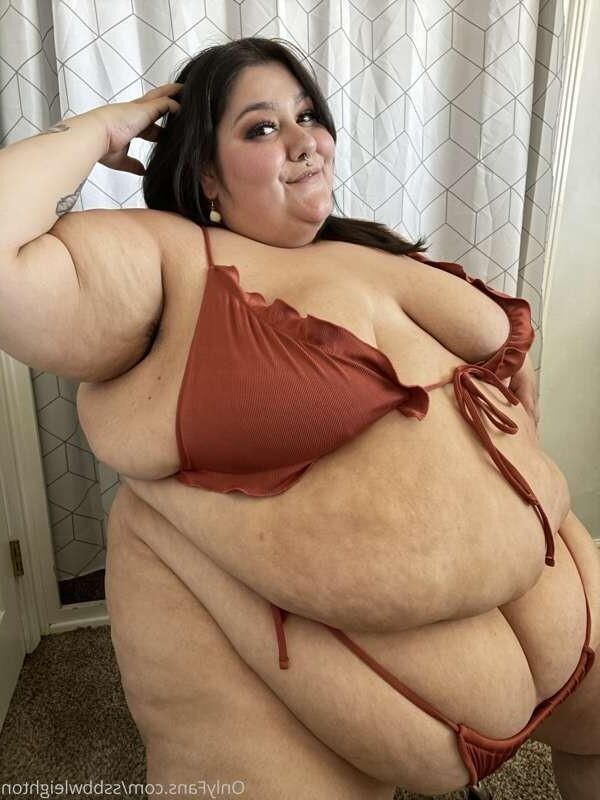 SSBBW Leighton