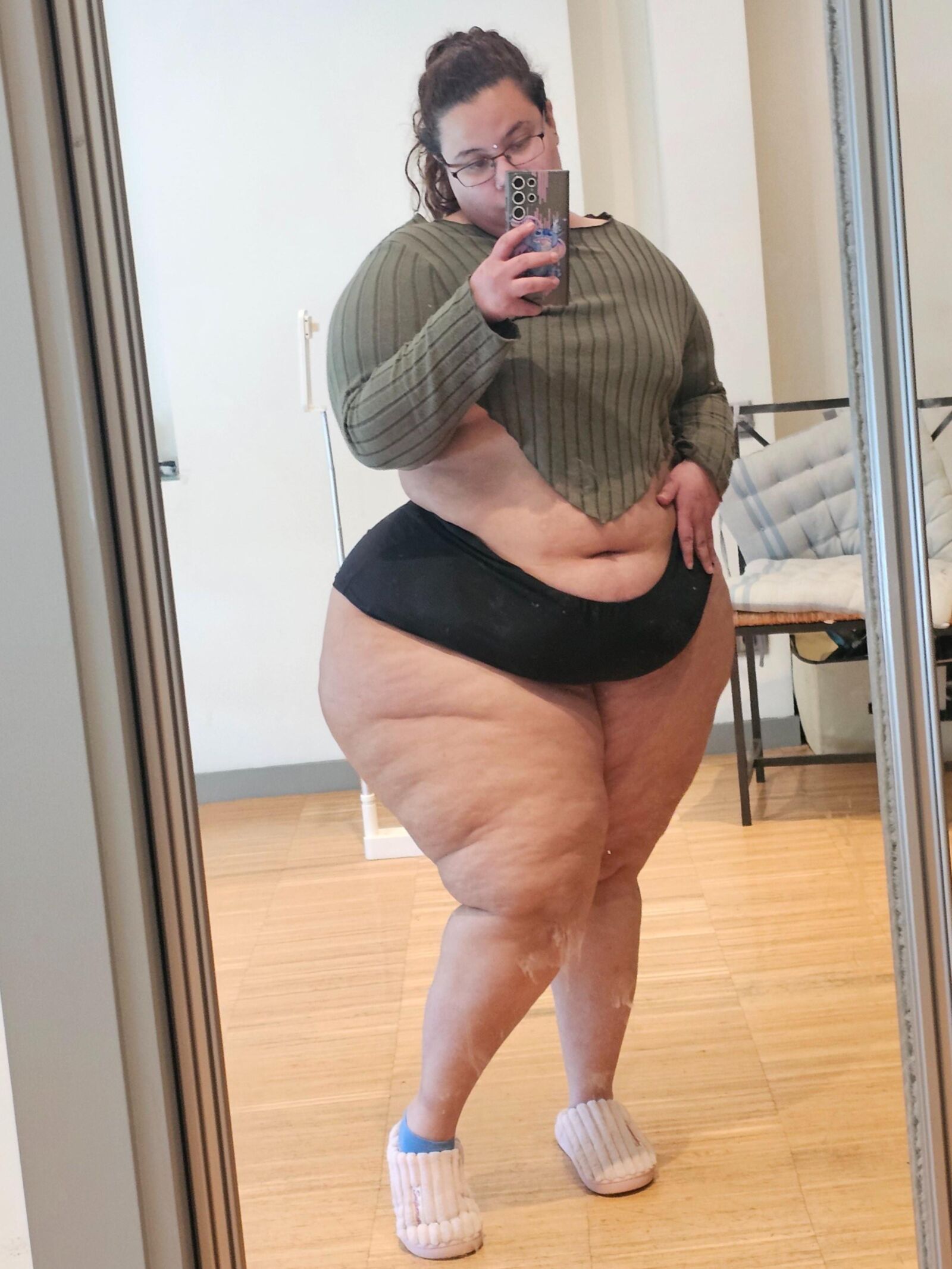 エリス巨大なお尻小さなおっぱいセクシーなラテン系BBWガールミックスホットショット