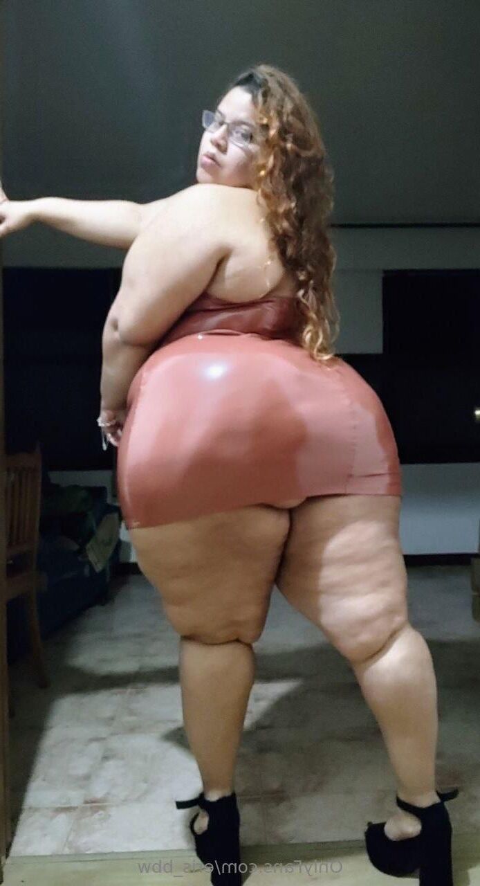 エリス巨大なお尻小さなおっぱいセクシーなラテン系BBWガールミックスホットショット
