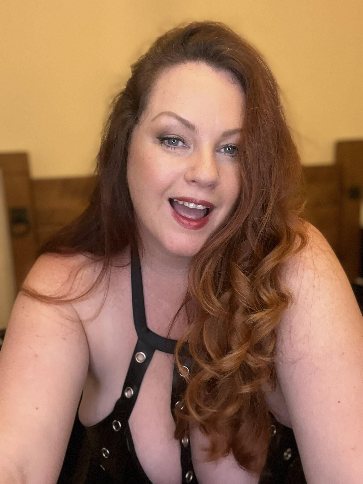 Redd riesige Brüste Big Ass geile BBW Milf gemischte heiße Fotos