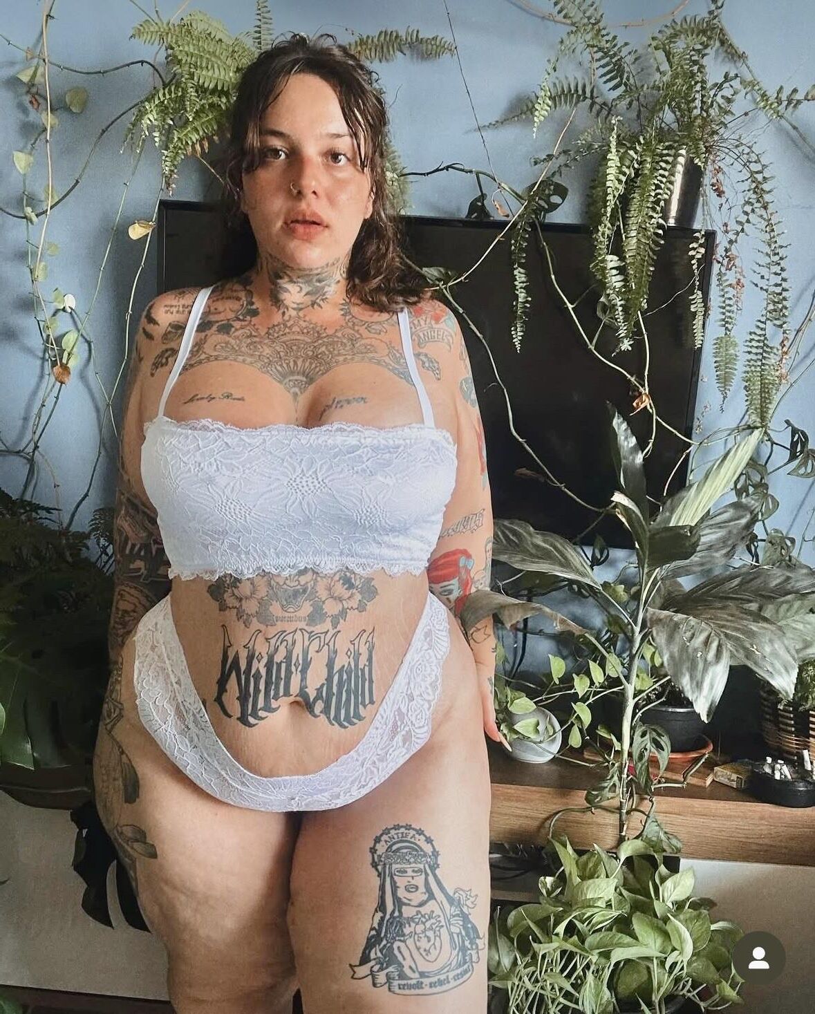 ルル巨大なお尻巨大なおっぱいブラジルの美しさBBWガールミックスショット