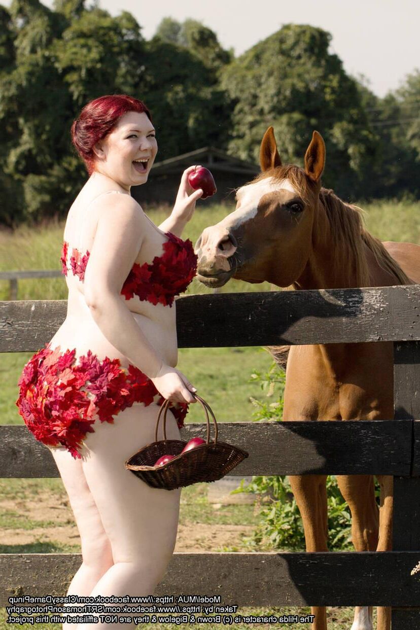 Beau modèle de taille plus nn