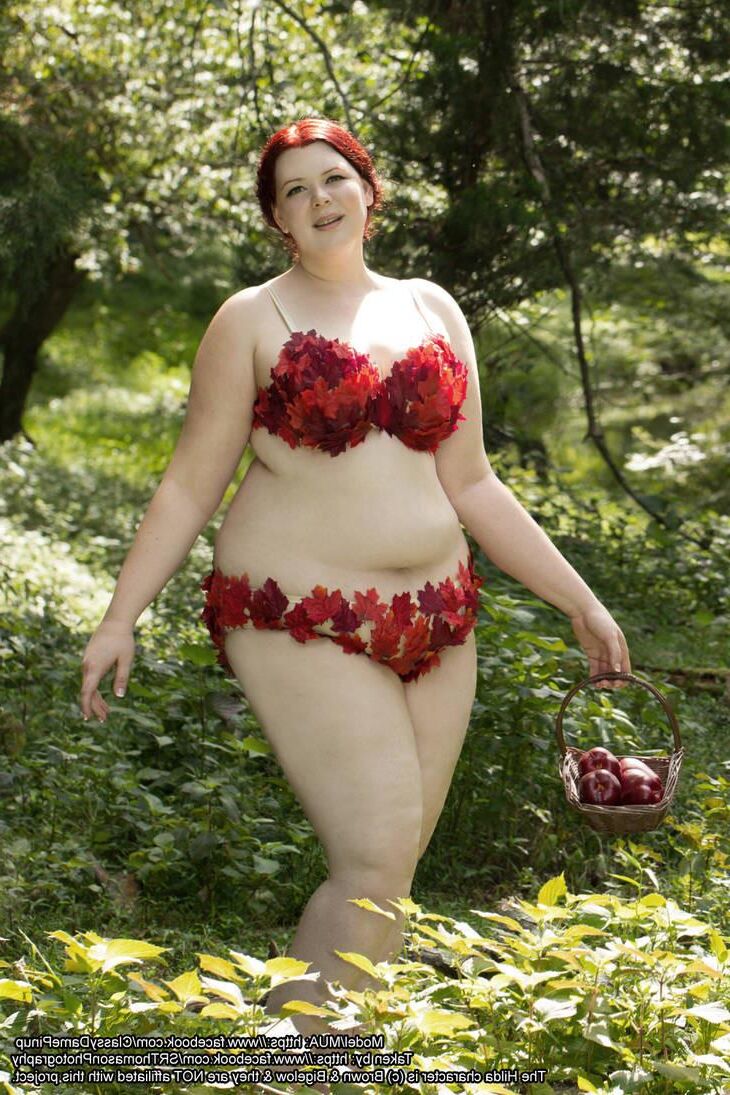 Beau modèle de taille plus nn