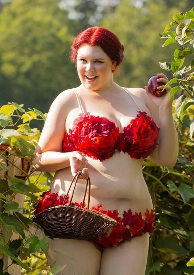 Beau modèle de taille plus nn